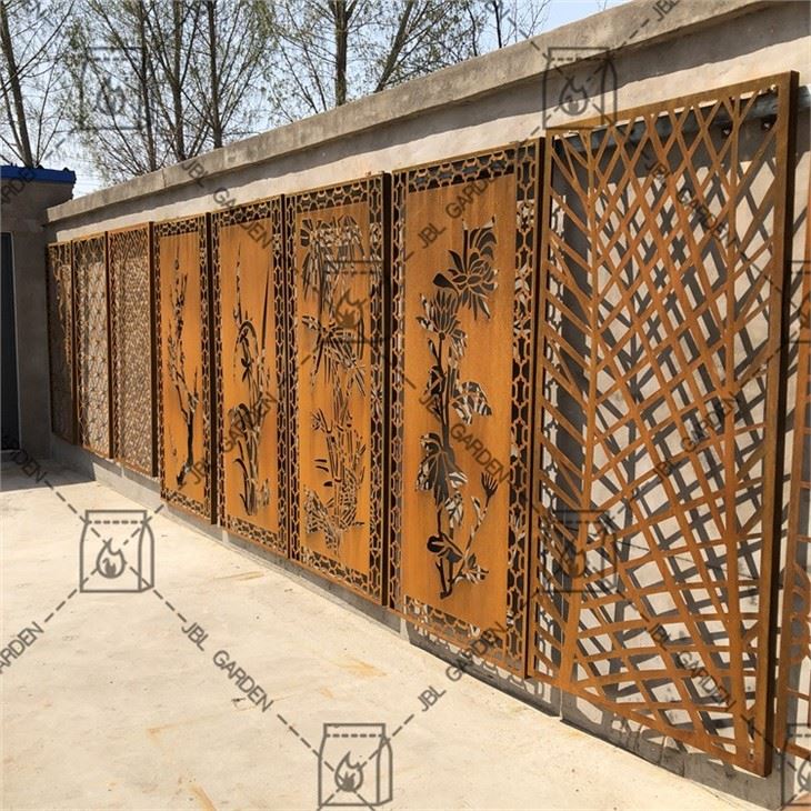 Cutting Iron Fence Screen