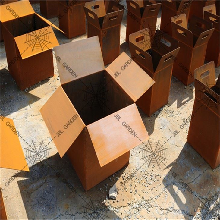 Dvignjena postelja iz pocinkanega jekla