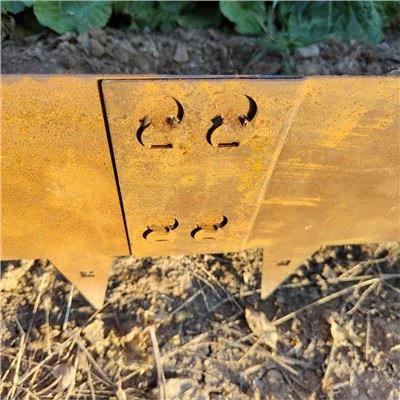 Interlocking Garden Borders With Teeth