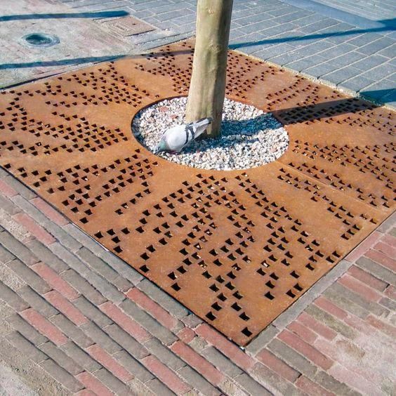 Urban Accessories Tree Grate For Street Decor