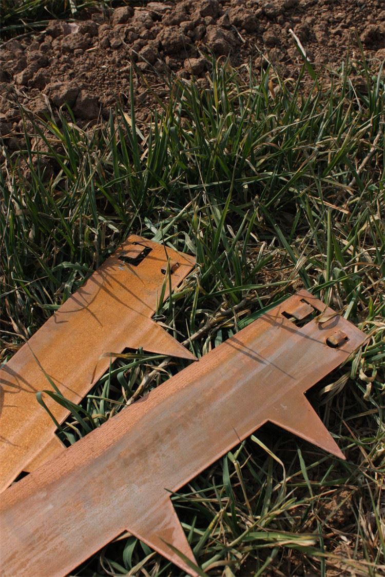 Okrasni krajinski robovi iz jekla Corten za cvetlična korita in poti