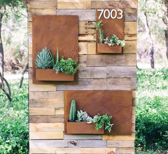 Metal Wall Mounted Planter