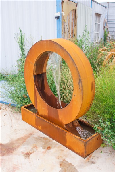 Corten Steel Moon Water Feature Rustikalni zunanji krajinski dekor